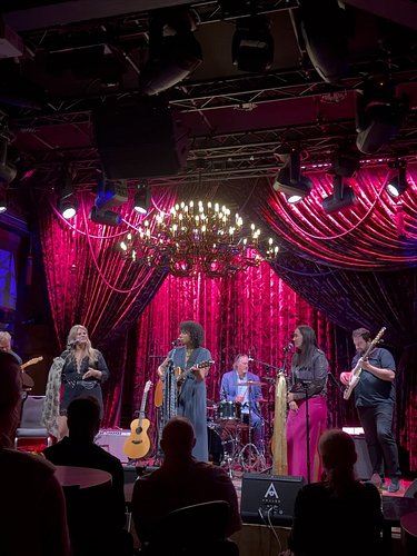 Blown away by the Triple Threat concert at Analog tonight featuring Tracee Perrin, Rebecca Correia, and Lauren Anderson! 

Th...