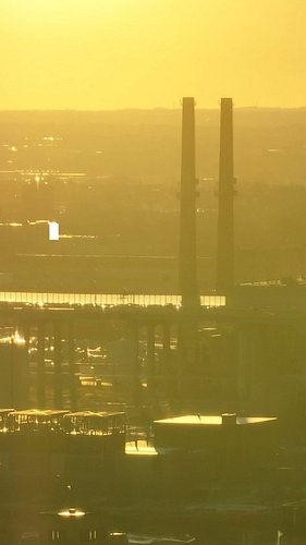 The age of headlines…
•
🎥: @domrodfpv 
•
#dronevideo #newmusicvideo #milwaukeemusic #scenery #goldenhour #lyricsvideo #indieh...