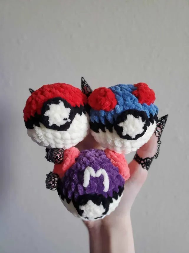 Poké Ball Bundle product image (1)