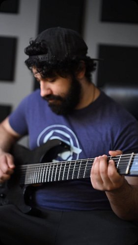 mmm that tone tho 
#metal #8string #guitar