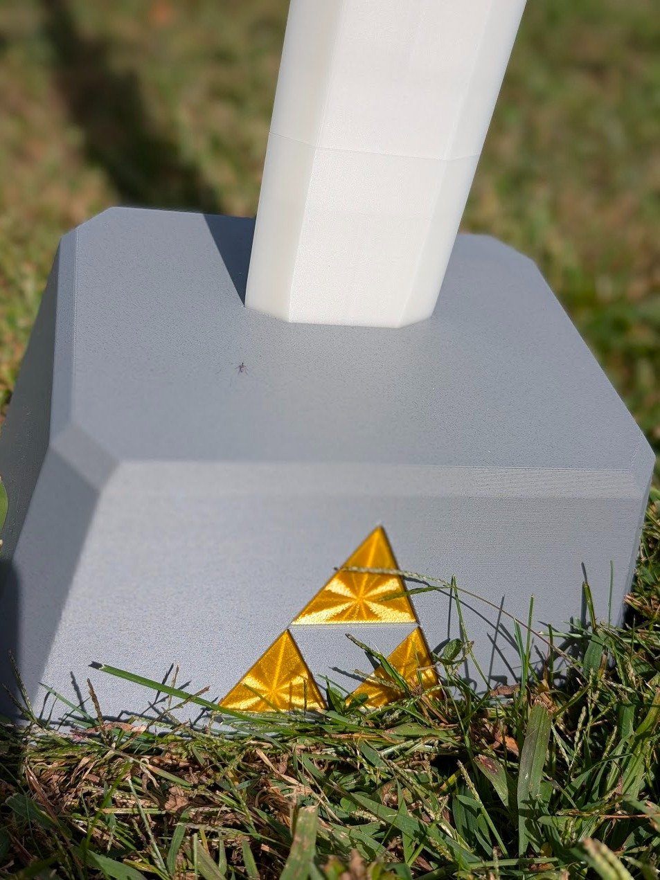 Legend of Zelda - Master Sword (Blue) product image (4)