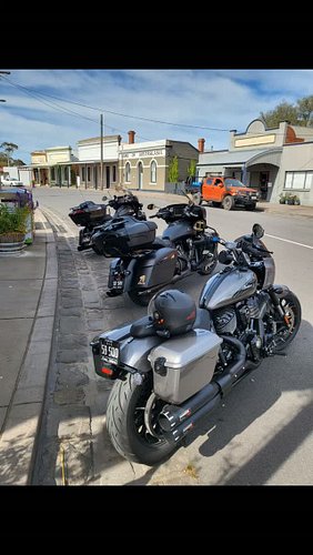 Morning tea at Fossickers in Talbot, Victoria Australia 
#indianmotorcycle #indianmotorcycleballarat #indianmotorcycleaustralia