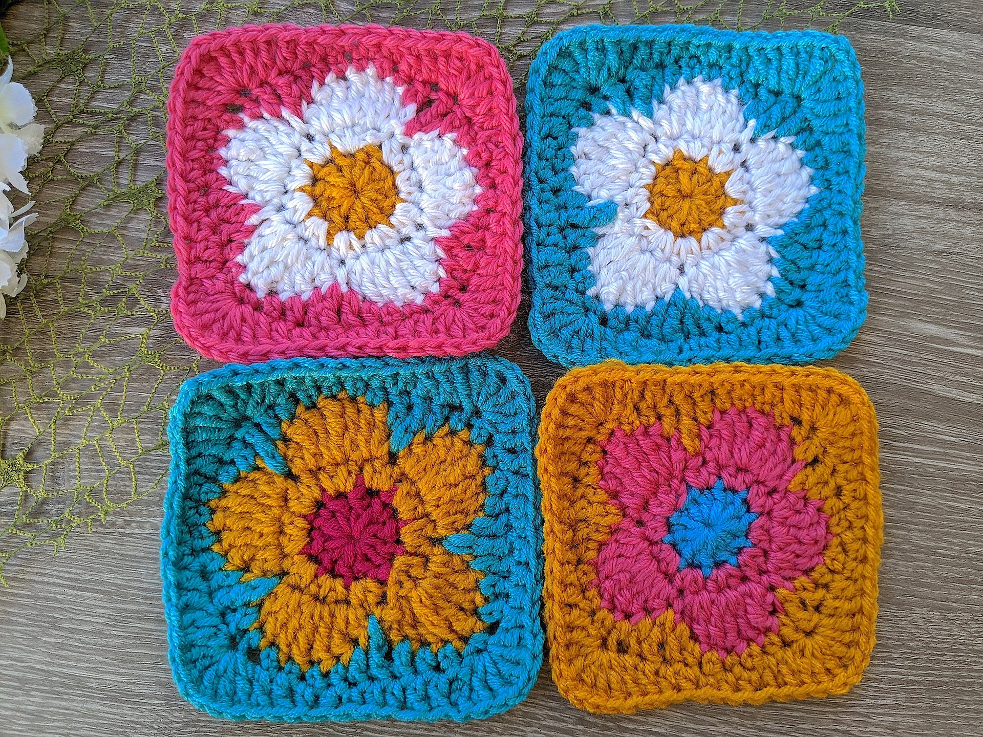 Crochet Daisy Flower Granny Square Pattern product image (4)