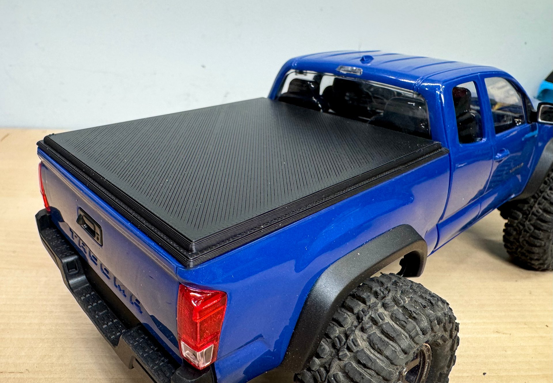 FMS Fcx24 Tacoma Bed Cover product image (3)