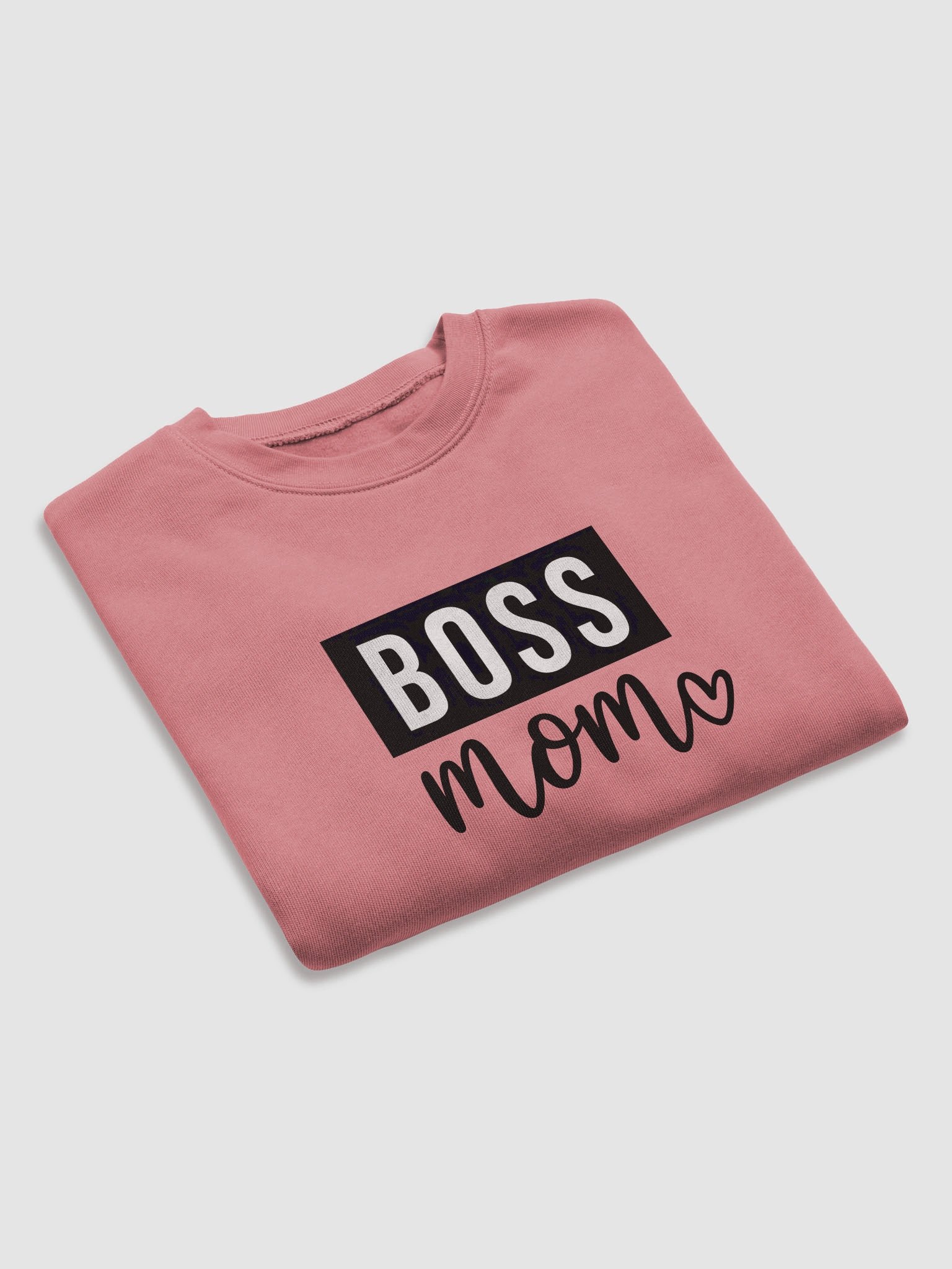 Boss Mom Crop Top – Chic Monochrome Design with Heart Script for Strong Moms product image (14)