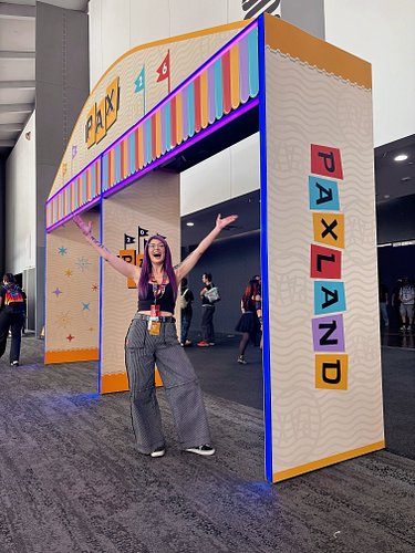 PAX Aus day 2 was a blast. 

I’ve got one signature pose now because I mostly feel like I have trex arms and look awkward eit...