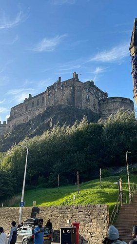 🏕️ Campingplatz: sauber, eher klein, toller Aufenthaltsraum,

🏰 Crathes Castle: Nettes Castle mit einem kleinen nett angelegt...