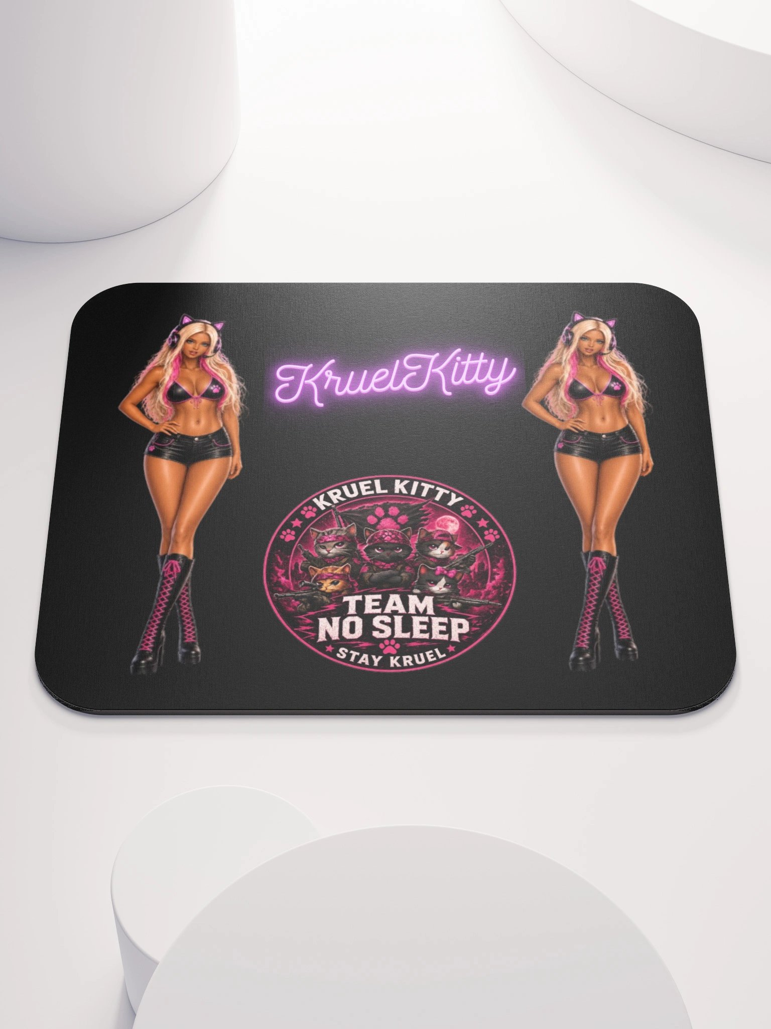 Kitty loves the mouse product image (1)