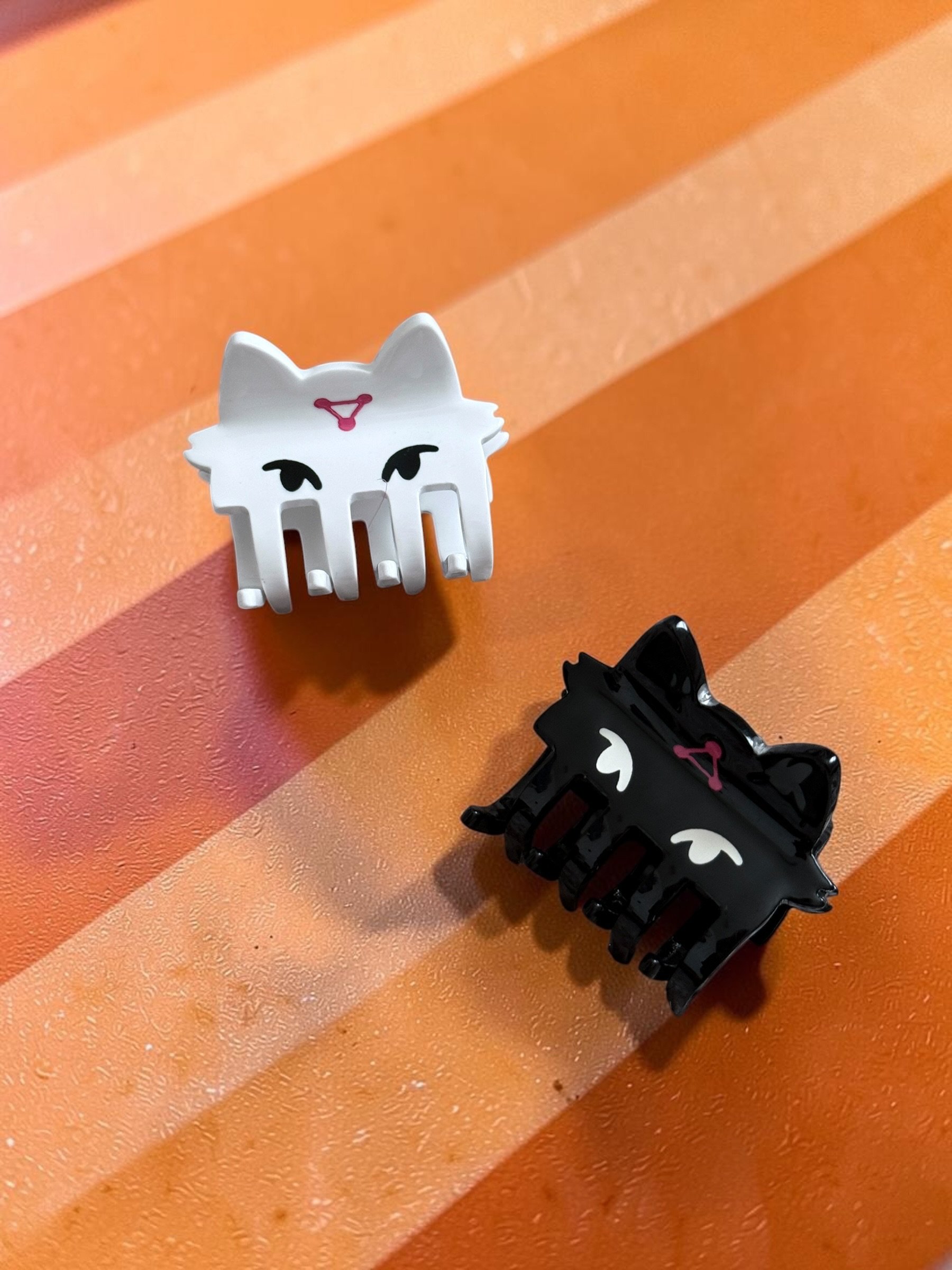 DEMON DOGS MINI HAIR CLAWS product image (1)