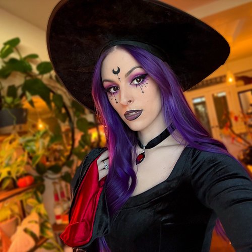 🪄I put a spell on you, because you’re mine 😈

1, 2, or 3?! Which is your fave?!

I’ve done a few witch looks over the years b...