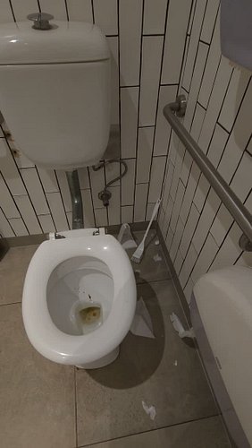 📍 Bligh Park, NSW

www.maccasdunnies.com

#maccasdunnies #blighpark #mcdonalds #bathroom #windsornsw