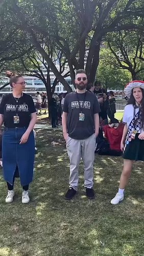😎 #paxaus #paxaustralia #cantstopthefeeling #twitchstreamers #dancing