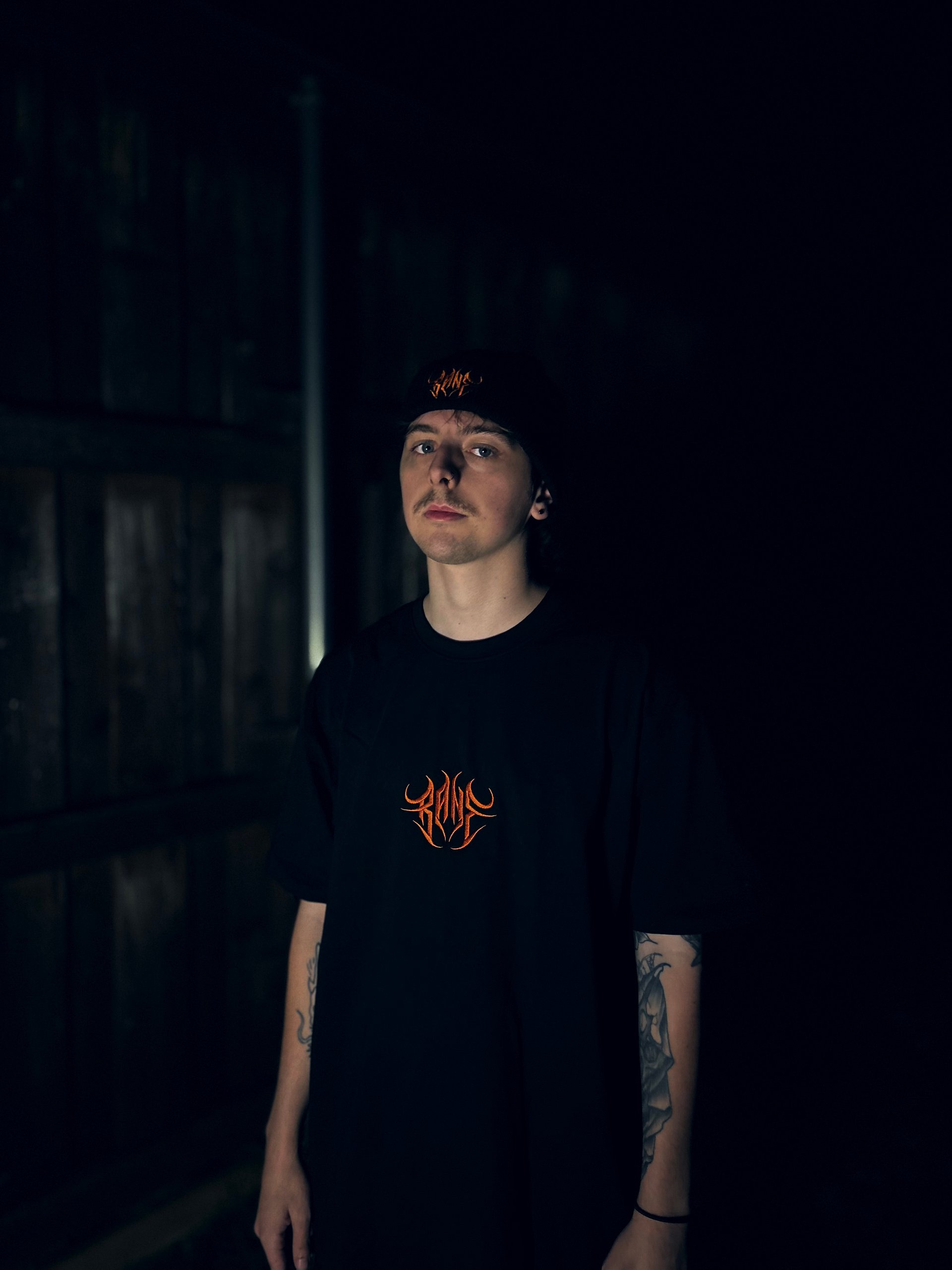 EMBROIDERED HEAVYWEIGHT TEE product image (2)