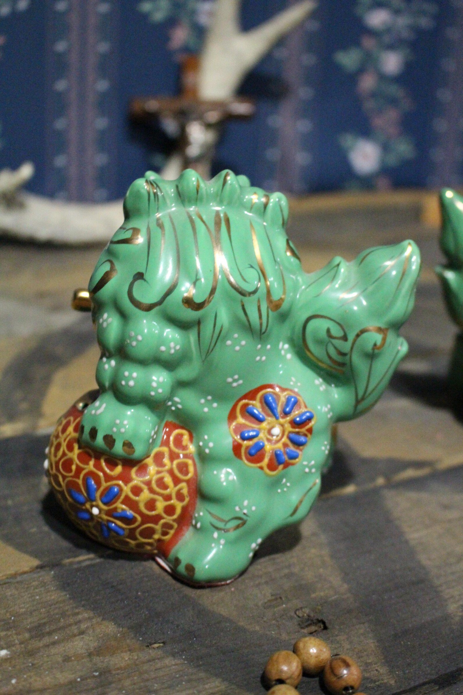 Artifact No.43 - Japanese Kutani Porcelain Shishi Guardian Lions/Dogs (might be haunted) product image (4)
