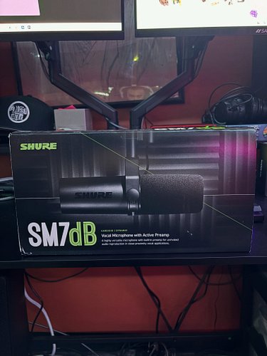 ⚠️ GIVING AWAY A SHURE SM7db STUDIO MIC⚠️ 
To enter to win you must
1) Come to my headline show 7/7 
2) Pre save Lost My Ligh...