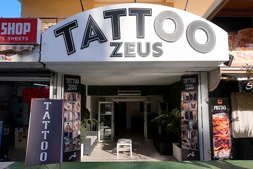 Do you like tattoos 🤔 has anyone else ever had a tattoo done at Tattoo Zeus 😁 It`s just across the road from the Flash Hotel ...