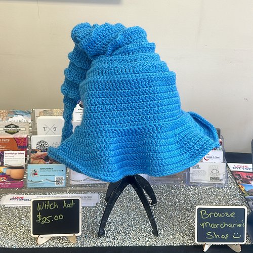 -
Witch Hats for sale! 
#witch #witchaesthetic #forsale #crochet #crochetersofinstagram #marcharies