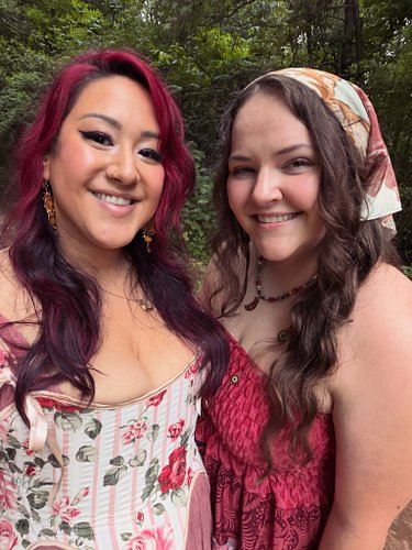Happy solar return my Leo lioness ♌️✨🌞💜 so happy the universe crossed our paths !! Lucky I get to call you friend 🫰🏼 사랑해 !!