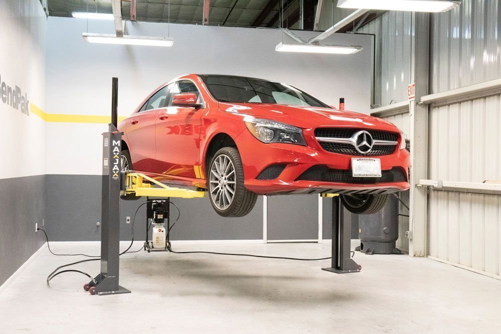 MaxJax M7K Portable Two-Post Car Lift - 7,000-Lb Capacity product image (5)