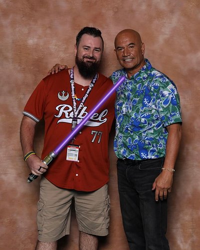May the 4th be with you!
Throwback to meeting Jango Fett/Boba Fett/all the clones himself, @tem_morrison 

I’m still sorry fo...