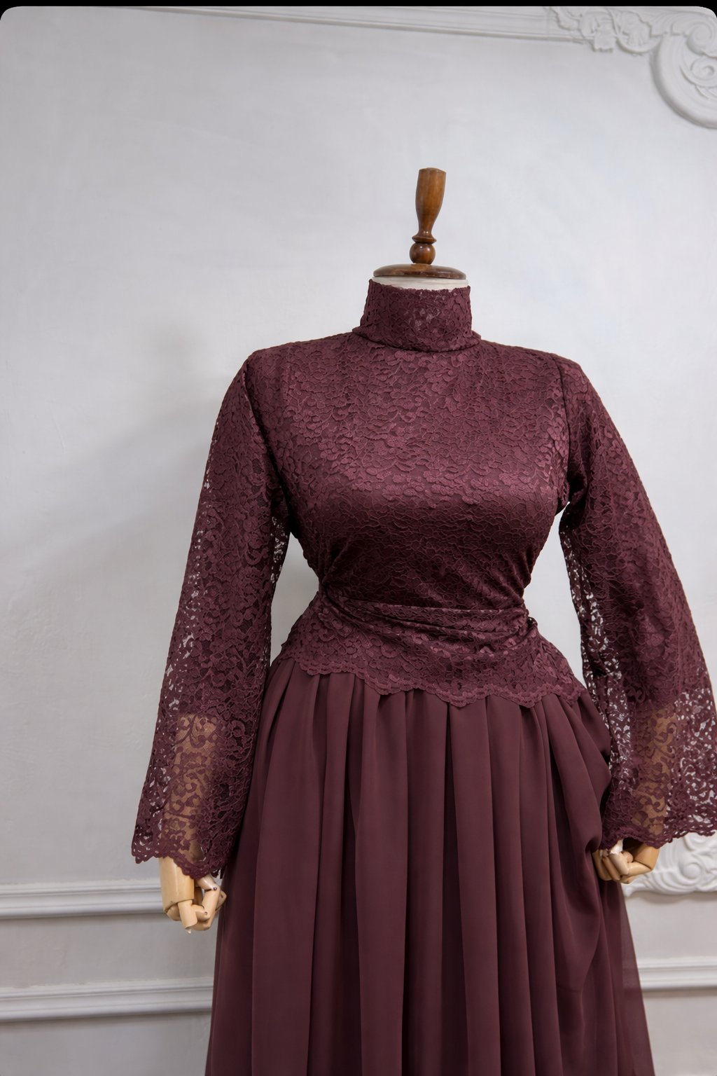 Luxury dress product image (4)