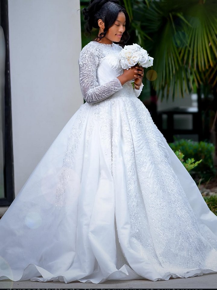 Wedding dress product image (1)