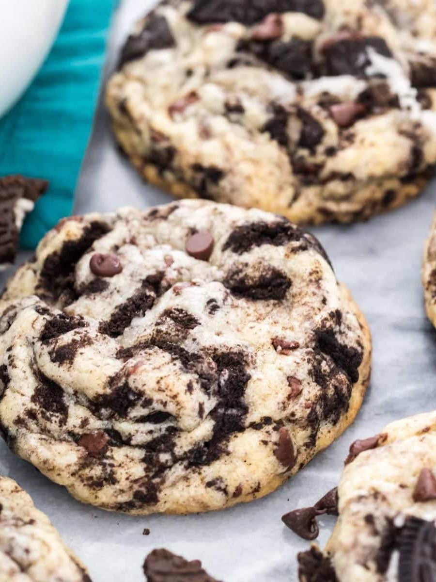 Oreo Cookies And Creme product image (1)