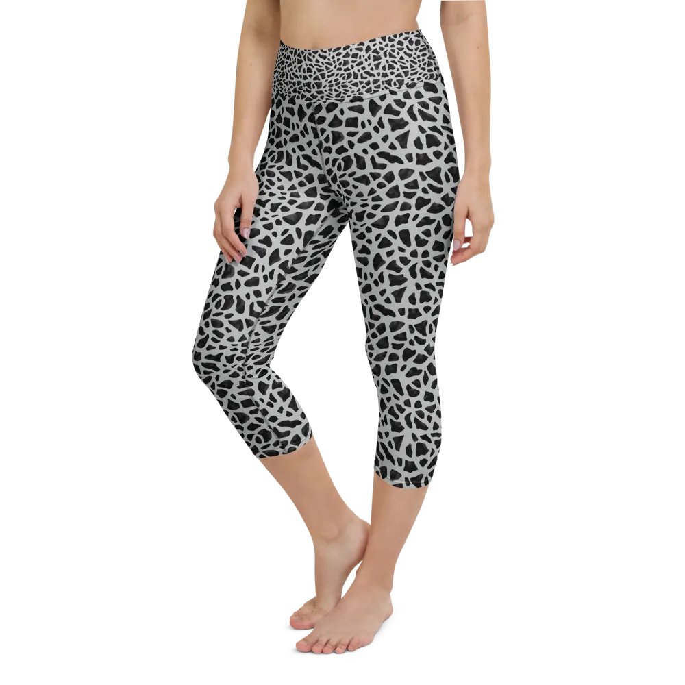 Giraffe Pattern Capri Leggings product image (6)