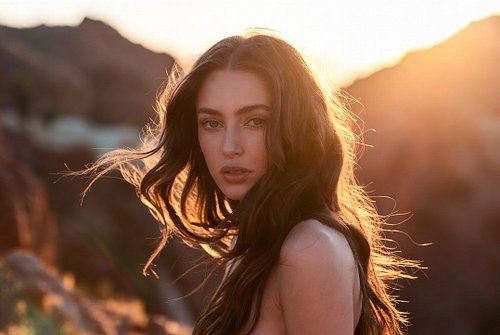 Canyon Waves Are Replacing Beach Waves as Summer’s Coolest Hairstyle https://www.runwaylive.com/canyon-waves-replace-beach-wa...
