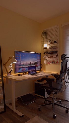 Happy Friday 🙌🏽 Played a bit of Big Walk yesterday and it was super fun, have you guys tried it yet? 

🏷️: #desksetup #pcsetu...