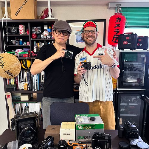I had the pleasure of @tkocamera and @henryzw coming to visit JCH HQ today. It’s always a pleasure to have such distinguished...