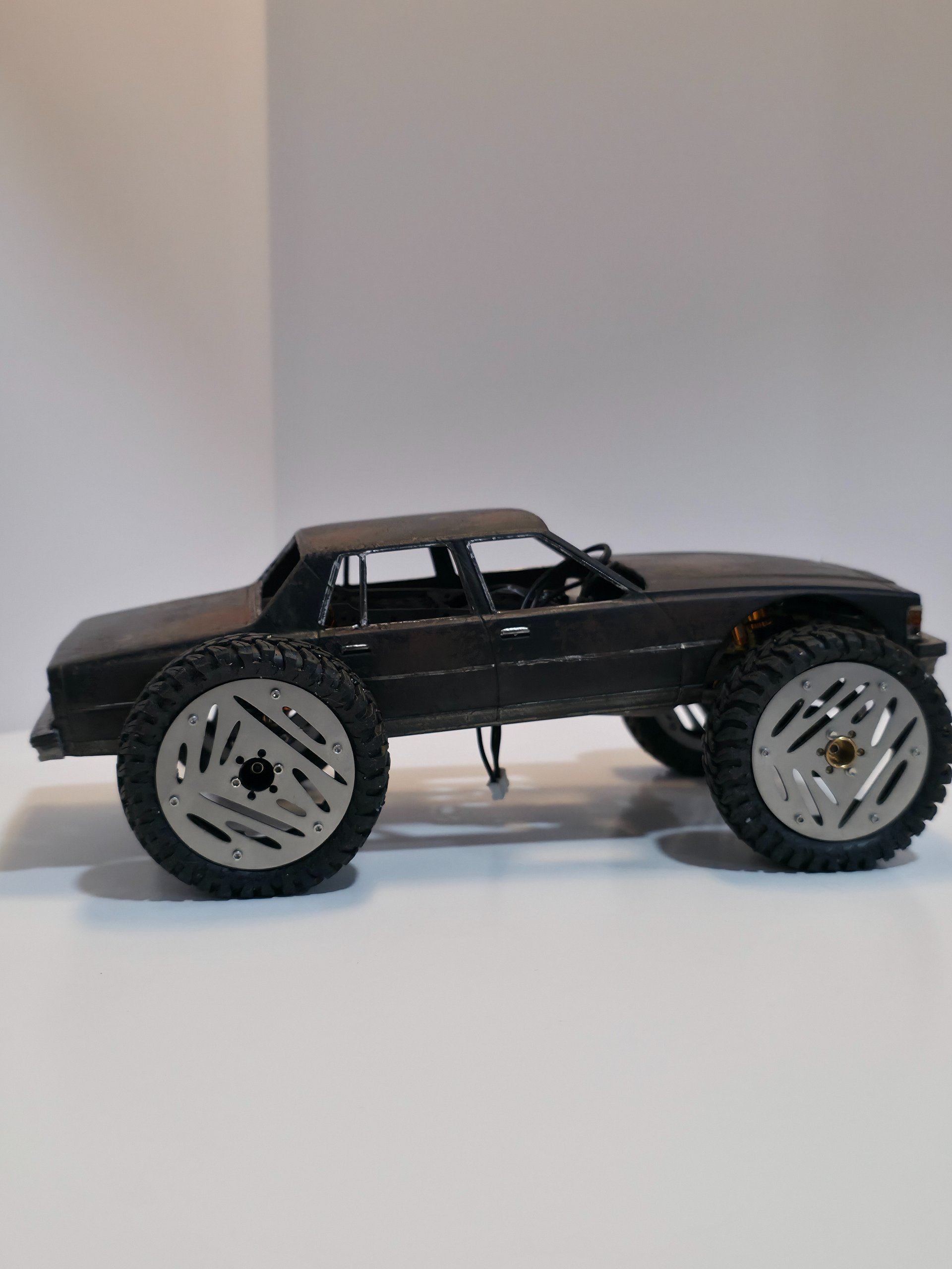 Commissioned paint caprice product image (6)