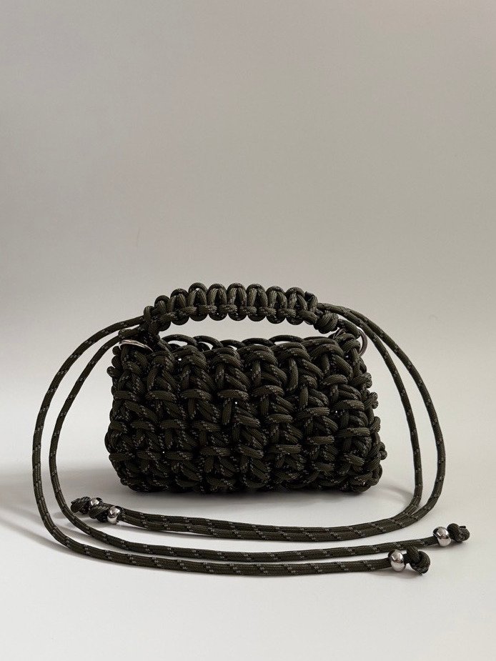 EMAN | The Easy Slouch Bag in Olive product image (1)
