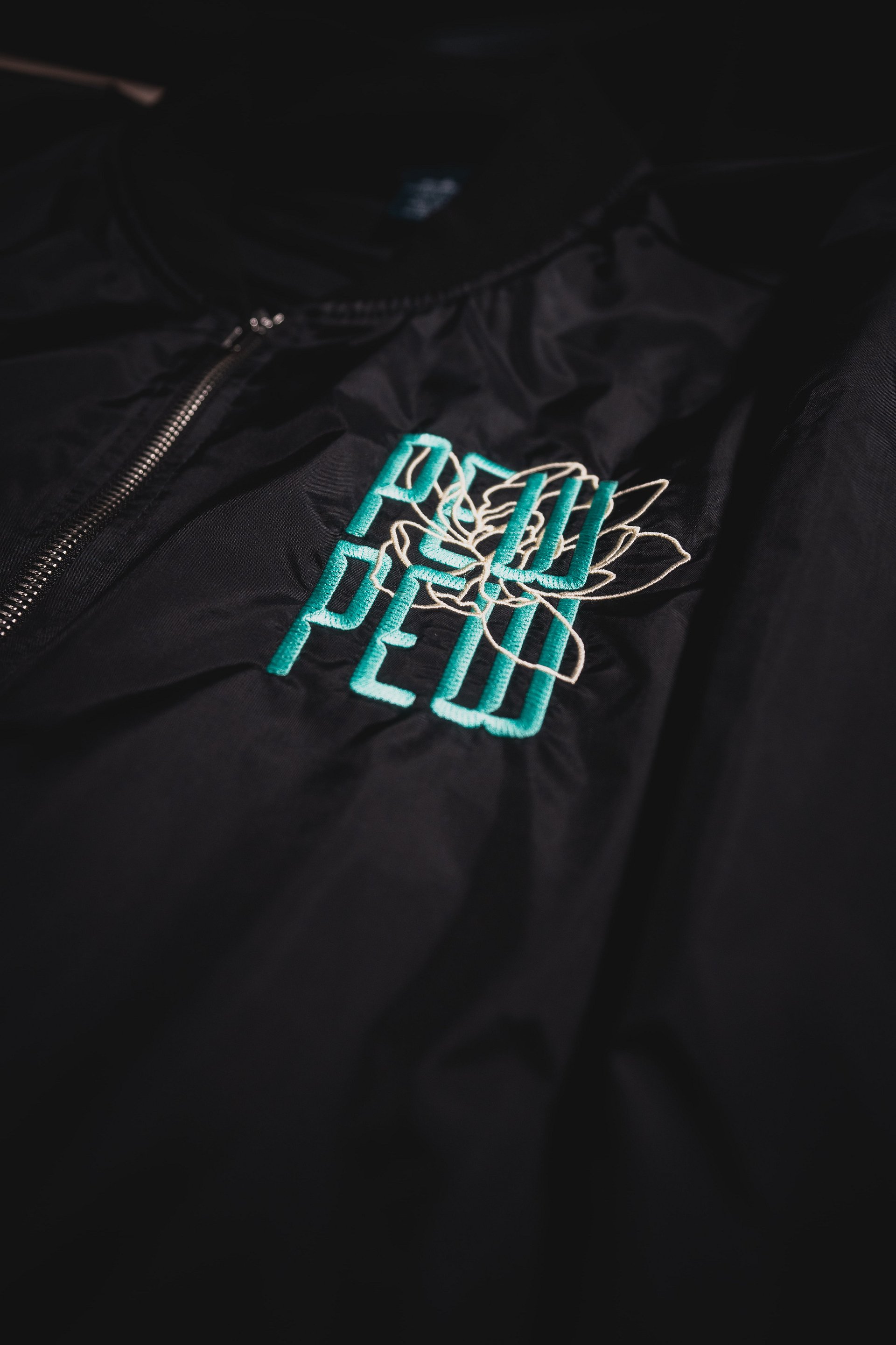 +1 Windbreaker product image (8)