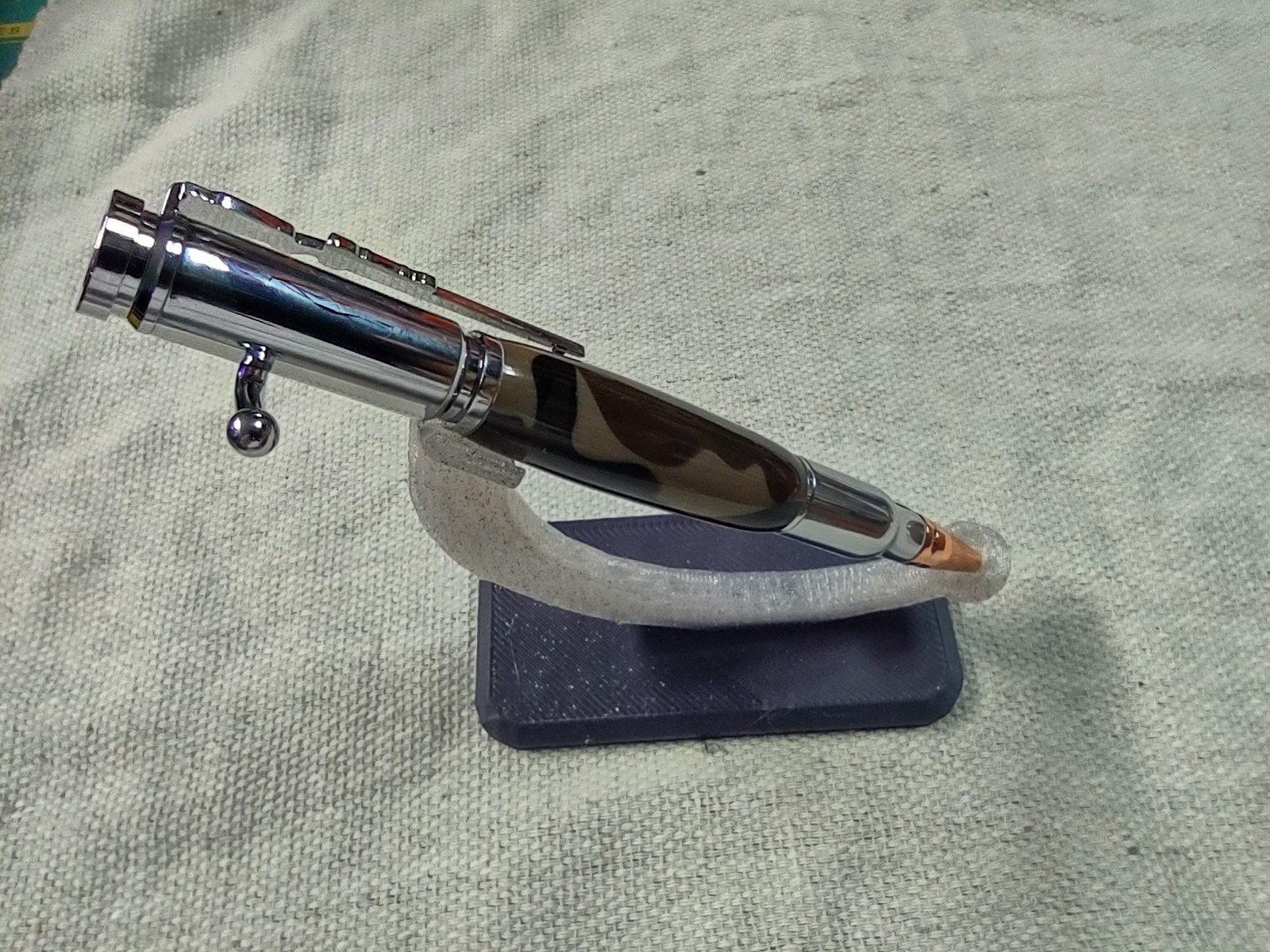 Stealth & Shine Bolt Action Pen – Dark Camo with Chrome Finish - RBBLTCAMO2 product image (2)