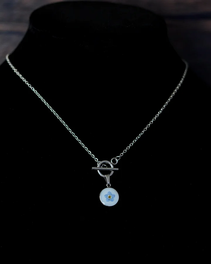 Blue Forget-Me-Not Round Necklace product image (2)