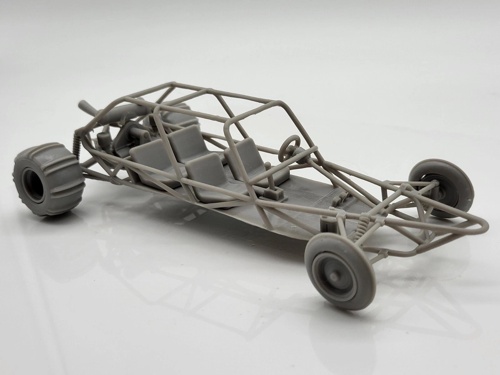 Four-seater Old School Dune Buggy Fully Detailed 1/25 Scale Model Kit product image (6)
