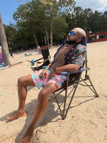 Dad mode activated. 😎🌊

No meetings. No rushing. No thinking about what’s next.

Just sunshine, family, and being present.

I...