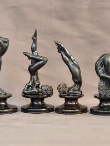 Planetana Custom Girls Hand Carved Chess Set product image (5)