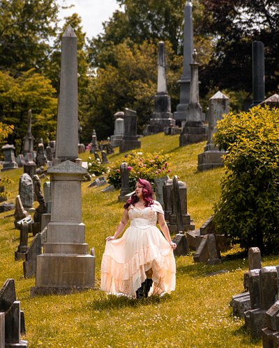 Gold teeth and a curse for this town
Were all in my mouth
Only I don’t know how they got out, dear
📸: @witchofwintertide