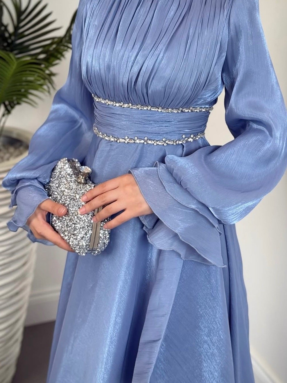 Luxury dress product image (4)