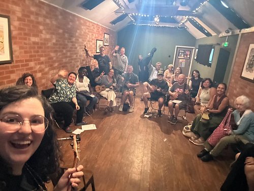 🇬🇧 UK recap!!! 

Wowowowow, my first time leaving the US was so special and magical thanks to all the new friends I made alon...