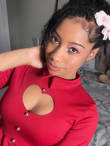 Valentines Day and black history month, this is where I truly shine teehee
.
.
.
.
.
.
.
#modeling #blackwomen #cosplaygirl #...