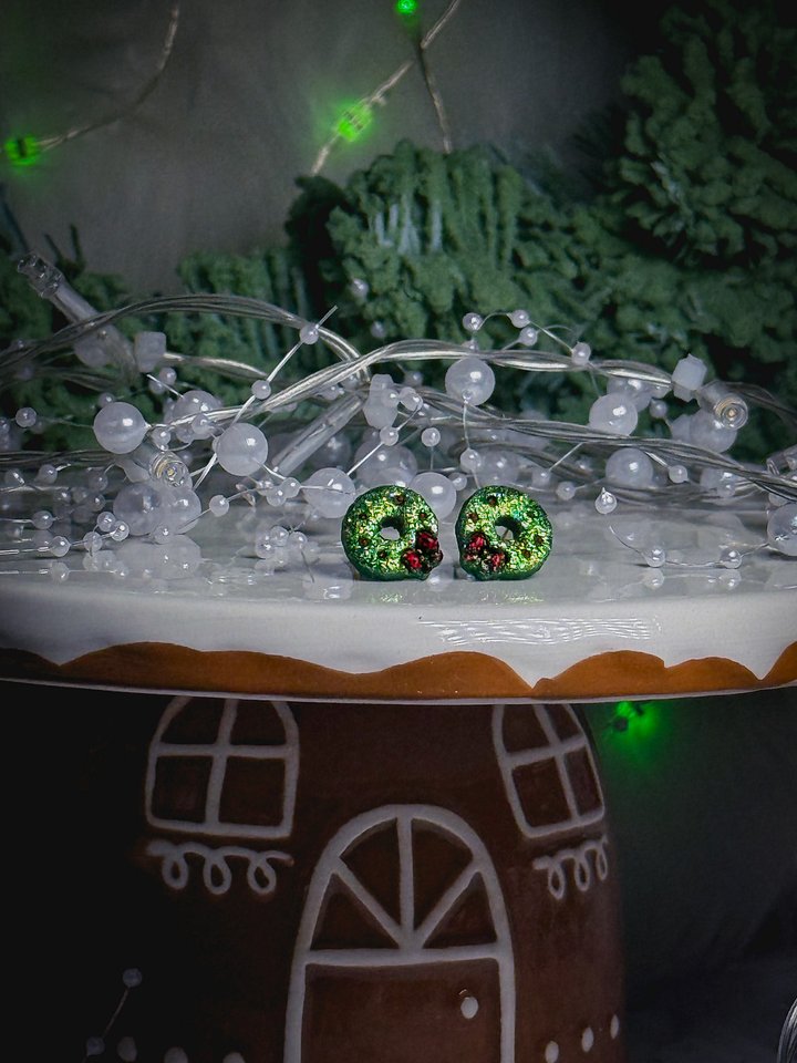Wreath Studs product image (1)