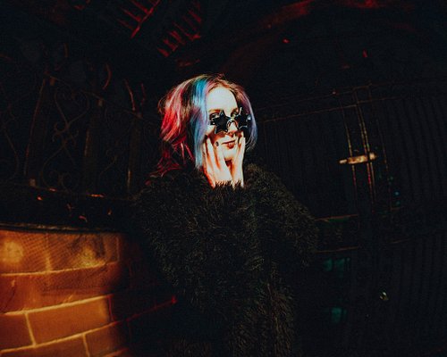 Happy Birthday to our incredibly talented drummer Esme! 🥁

📸 @ethnephoto