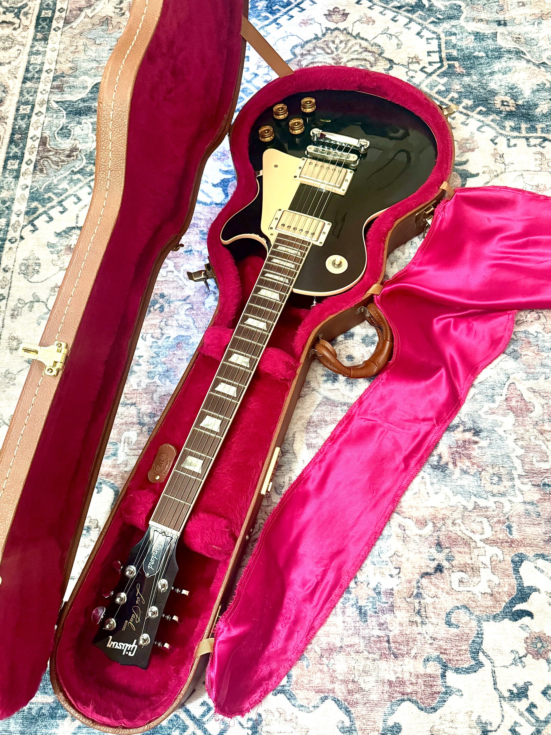 2001 Gibson Les Paul Standard "BLACK GLOSS EBONY" + OHSC product image (3)