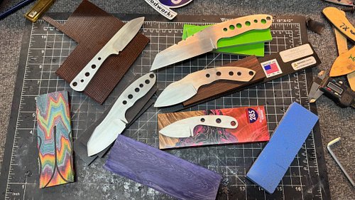 Got a lot of fun materials here to play with going to be a fun month 

@g.l._hansenandsons @285woodworks @makermaterialsupply...