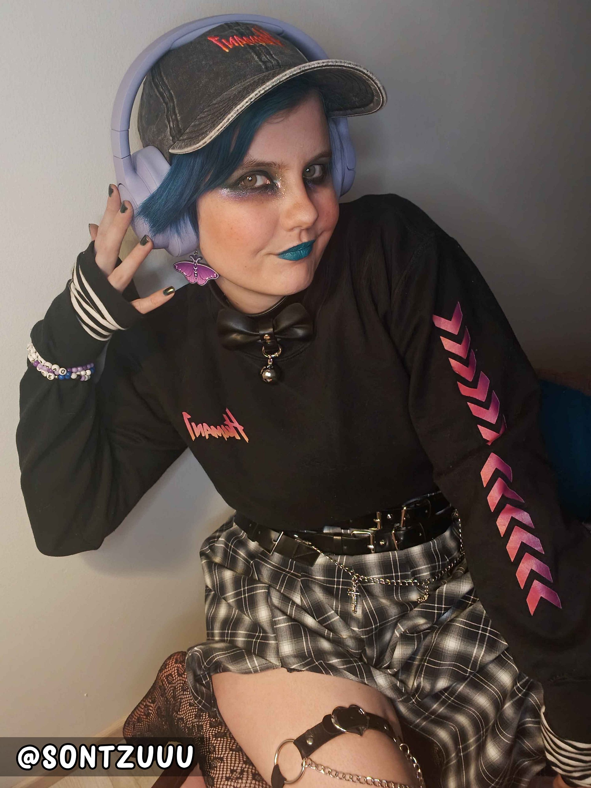 Human1 Sorcery || Classic Crewneck product image (5)