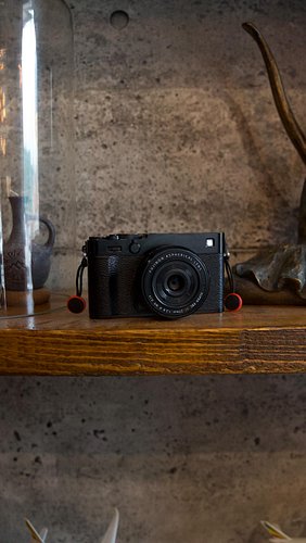 We just spent the day with @fujifilmx_ca at @thebrick.room and they loaned us an XE5 📸 Kris and I hit the streets to see who ...