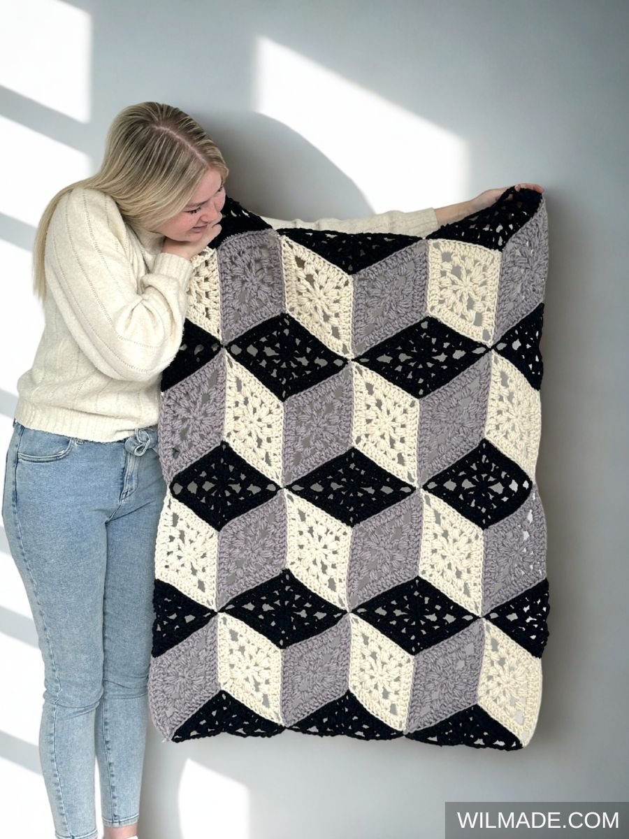 3D Cube Throw product image (3)
